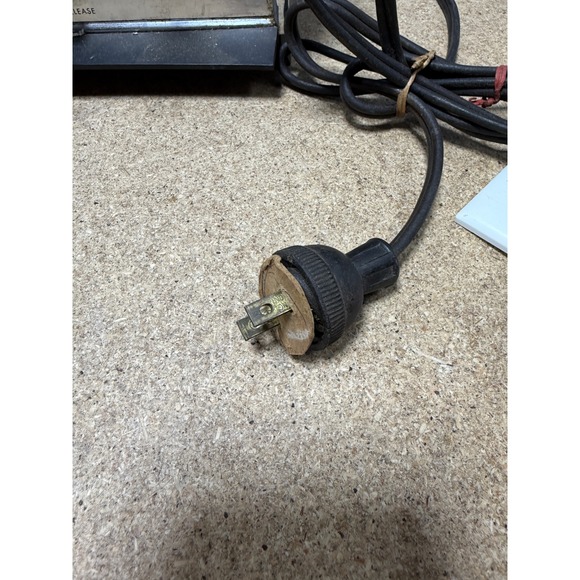 Vintage Toastmaster Hostess Automatic Toaster Chrome Retro  parts only - Picture 8 of 11